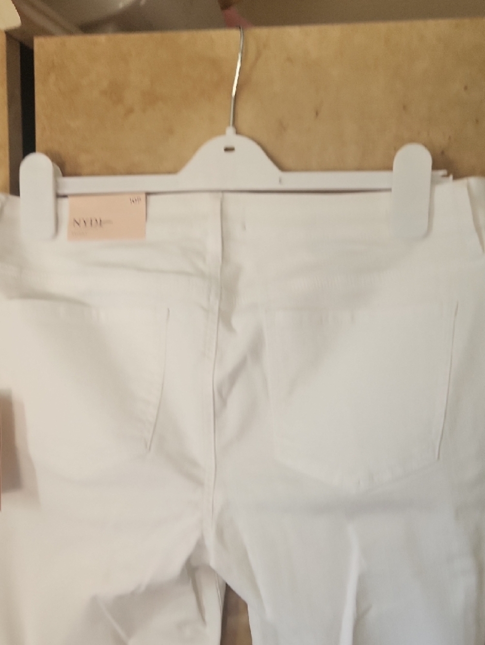 SALE ! SALE -NWT- BRAND <NYDJ >White Skinny Jeans for Women - Picture 10 of 10